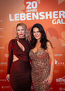 Kiera Chaplin und Mariella Ahrens